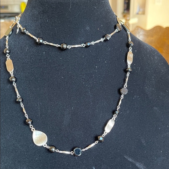 Lia Sophia Black and Silver Necklace - Picture 4 of 5